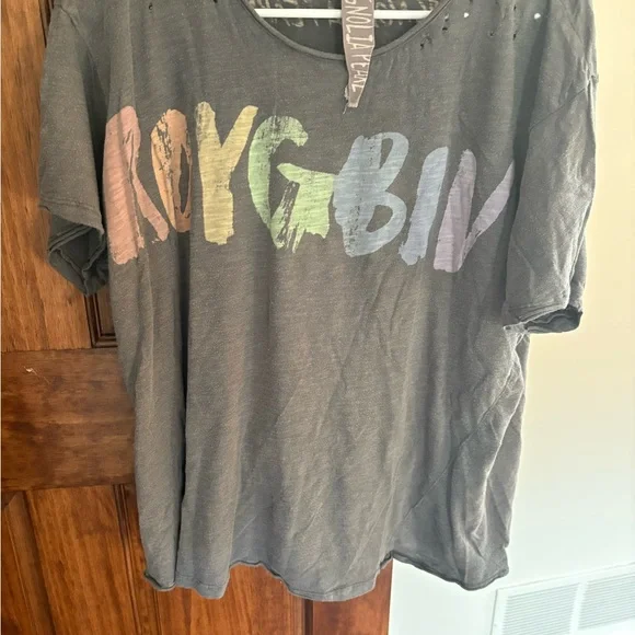 Magnolia Pearl ROYGBIN T - Picture 1 of 2